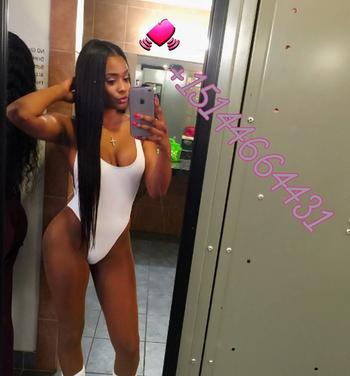 , 22  female escort, Winnipeg