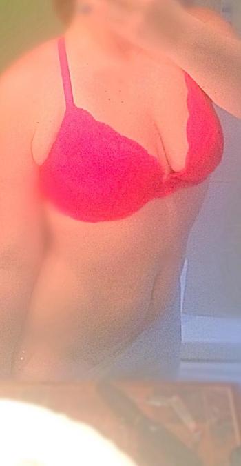 , 23  female escort, Winnipeg