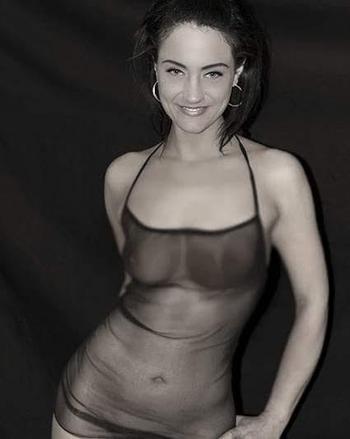 , 31  female escort, Winnipeg