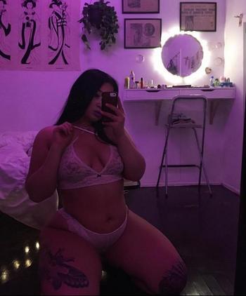 , 22  female escort, Winnipeg
