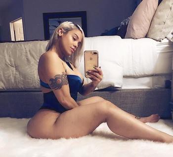 , 21  female escort, Winnipeg