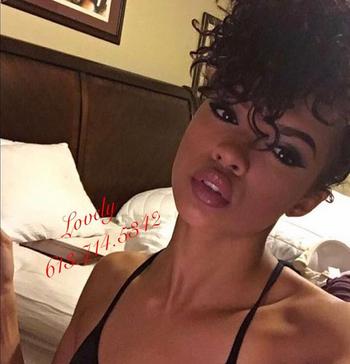, 20  female escort, Winnipeg