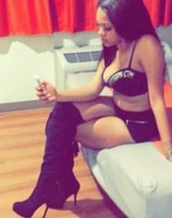 , 21  female escort, Winnipeg