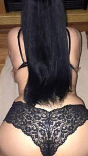 , 28  female escort, Winnipeg