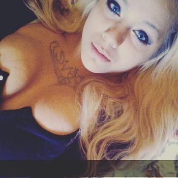 , 21  female escort, Winnipeg