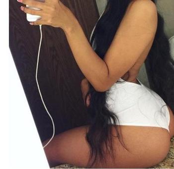 , 21  female escort, Winnipeg