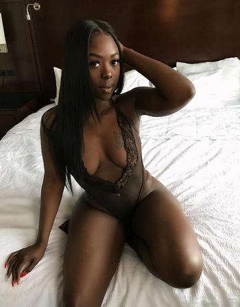 , 21  female escort, Winnipeg