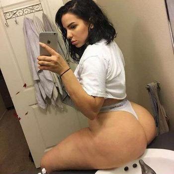 , 26  female escort, Winnipeg