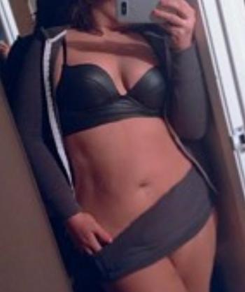 , 26  female escort, Winnipeg
