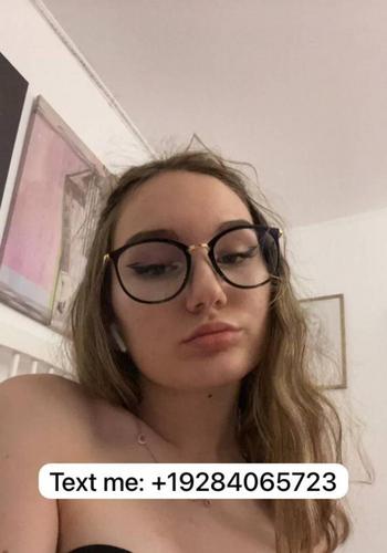 Tracy, 25 Caucasian/White female escort, Winnipeg