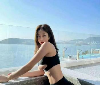 Rina, 23 Mixed female escort, Winnipeg