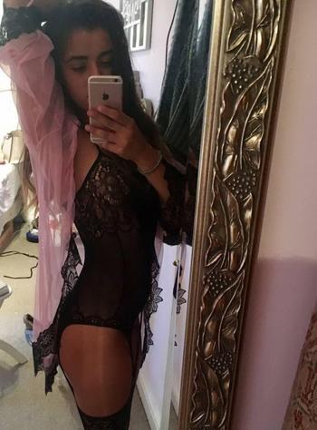Shivani, 23 Asian female escort, Winnipeg