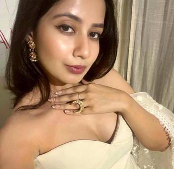 Tanu, 24 Indo Canadian female escort, Winnipeg