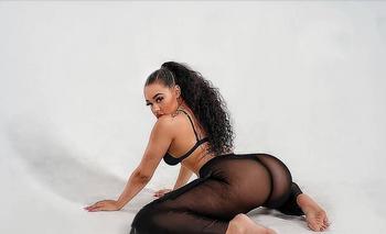 Tatianna, 25 Mixed female escort, Winnipeg