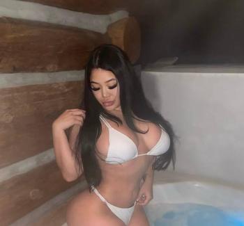 Ming, 22 Asian female escort, Winnipeg