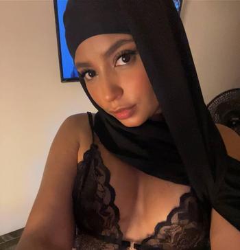 Aaliyah, 19 Middle Eastern female escort, Winnipeg