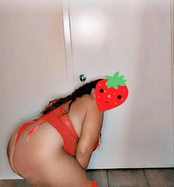 BELLA, 26 Caucasian/White female escort, Winnipeg