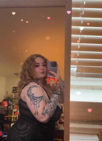 Paris, 21 Caucasian/White female escort, Winnipeg