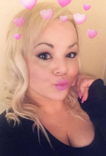 LinaBlue, 22 Caucasian female escort, Winnipeg