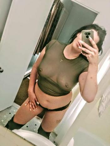 2048135081, female escort, Winnipeg