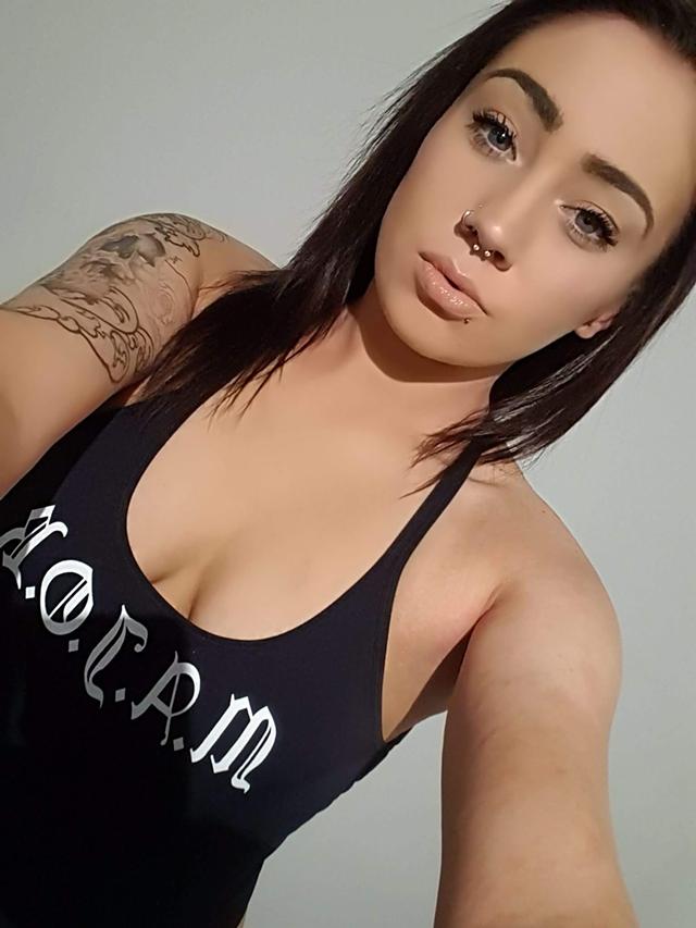 escort photo 45