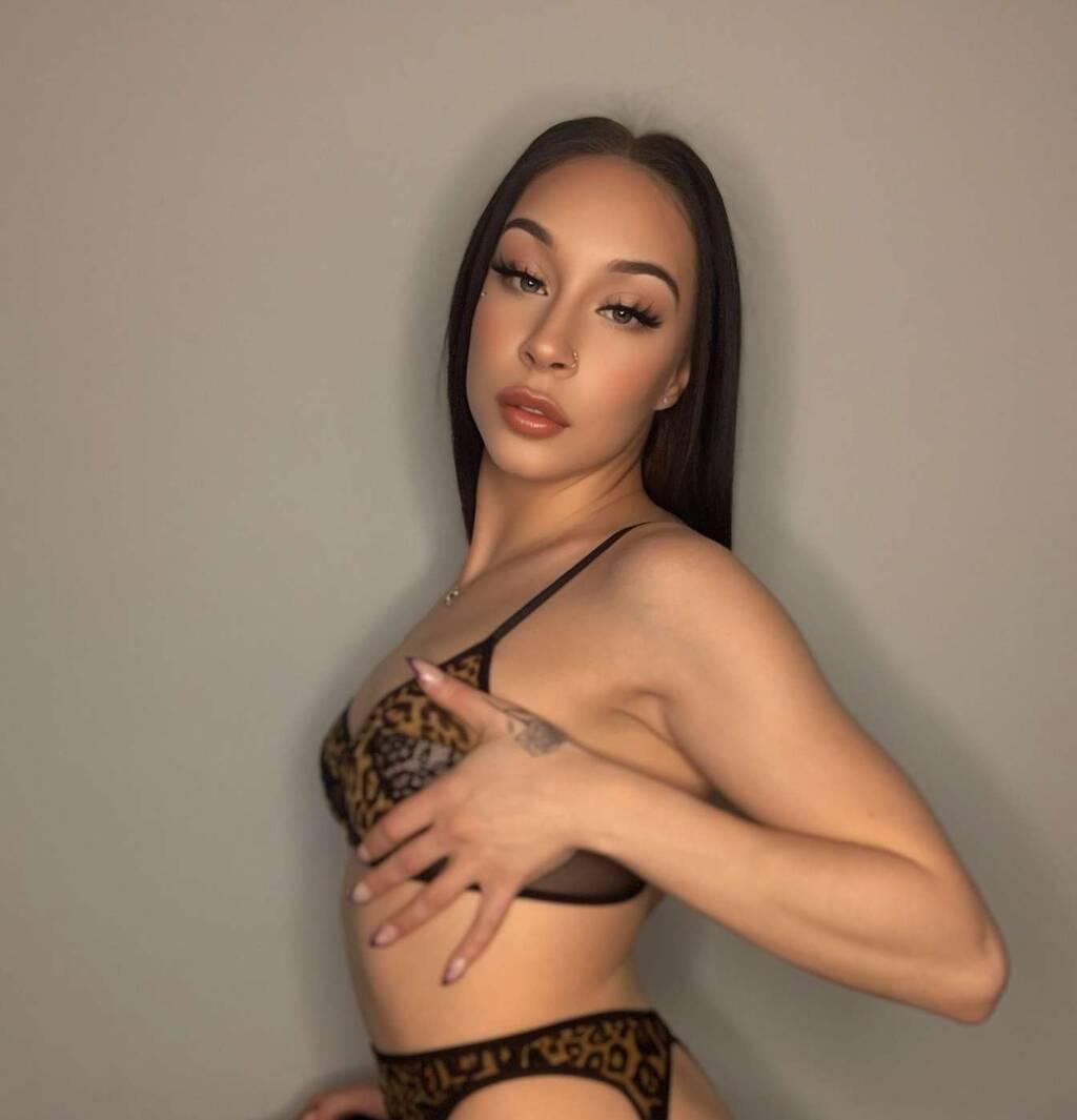escort photo 4